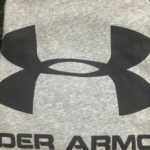 Men’s Under Armour Hoodie (S)